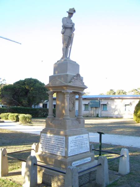 Boer War Memorial in War memorial Allora, Warwick  | 
