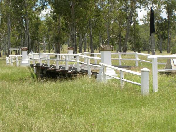 Bridge Creek Memorial Bridge, Mt Joseph, Woocoo Shire  |   | 