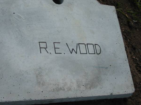 R E WOOD  |   | Albany Creek Cemetery, Pine Rivers  |   | 