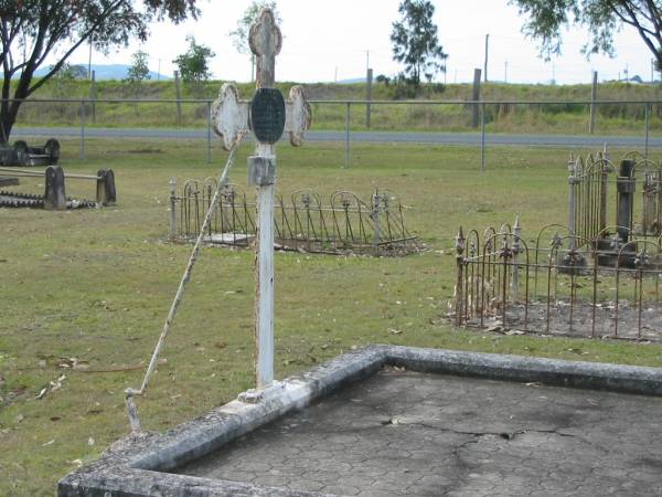 Wilhelmine Friedericke SCHNEIDER (nee RADKE),  | wife mother,  | born 13 August 1858 died 17 May 1902;  | Johann Gottlie?? SCHNEID??,  | died 29-7-1943;  | Alberton Cemetery, Gold Coast City  | 