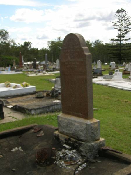 Ernst? PERSKE,  | died 10 June 1921 aged 82 years;  | Caroline Mathilde PERSKE,  | died 14 May 1945 aged 91 years;  | Appletree Creek cemetery, Isis Shire  | 