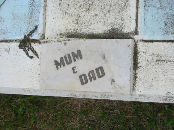 Freda LOCKWOOD,  | mum,  | died 3 April 1964 aged 60 years;  | Frank LOCKWOOD,  | dad,  | died 16 June 1978 aged 71 years;  | Appletree Creek cemetery, Isis Shire  | 