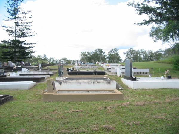 Appletree Creek cemetery, Isis Shire  |   | 