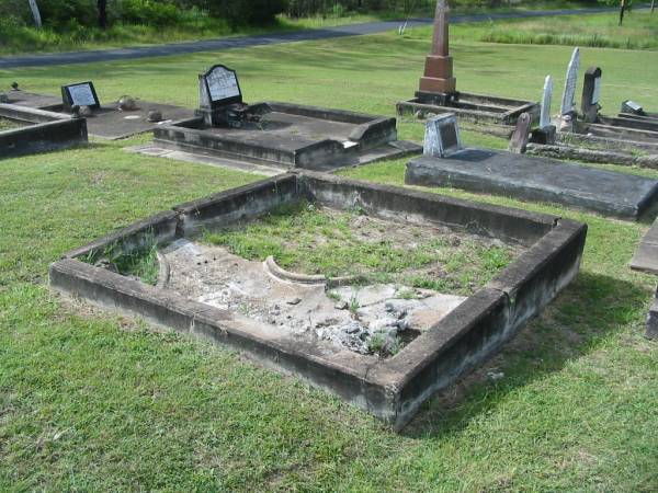 Appletree Creek cemetery, Isis Shire  | 