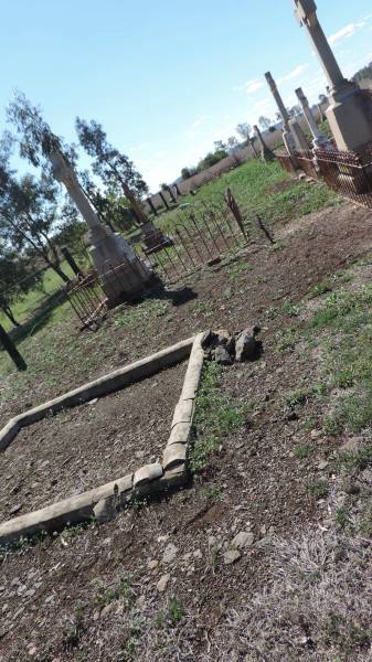 Aubigny Catholic Cemetery, Jondaryan  |   | 