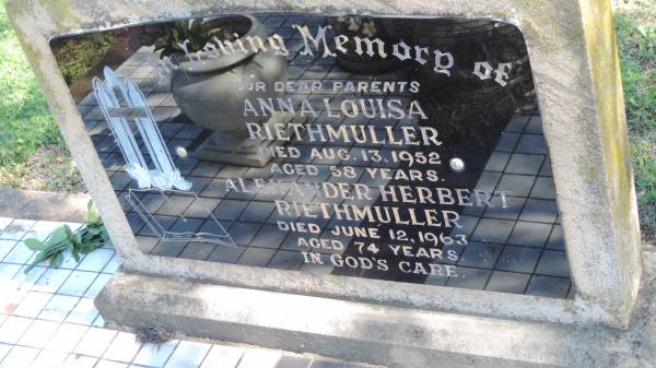 Anna Louisa RIETHMULLER  | d: 13 Aug 1952 aged 58  |   | Alexander Herbert RIETHMULLER  | d: 12 Jun 1963 aged 74  |   | Aubigny St Johns Lutheran cemetery, Toowoomba Region  |   | 