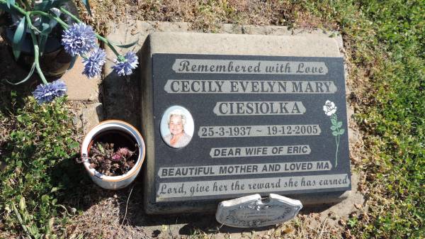 Cecily Evelyn Mary CIESIOLKA  | b: 25 Mar 1937  | d: 19 Dec 2005  | wife of Eric  |   | Aubigny St Johns Lutheran cemetery, Toowoomba Region  |   |   | 