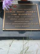
Allan James (Porker) ADSETT,
6-11-1964 -27-1-1995;
Merle Mary ADSETT (nee BURGESS),
23-7-1936 - 27-11-2003,
mother grandmother great-grandmother sister;
Barney View Uniting cemetery, Beaudesert Shire
