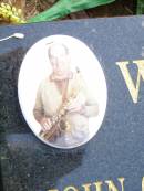 
John Garnett WILLIAMSON,
20-2-32 - 29-3-04,
husband dad poppy;
Beerwah Cemetery, City of Caloundra
