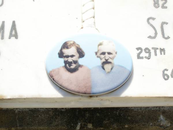 parents;  | William SCHULTZ,  | died 9 Nov 1950 aged 82 years;  | Jemina SCHULTZ,  | died 29 July 1942 aged 64 years;  | Bell cemetery, Wambo Shire  | 
