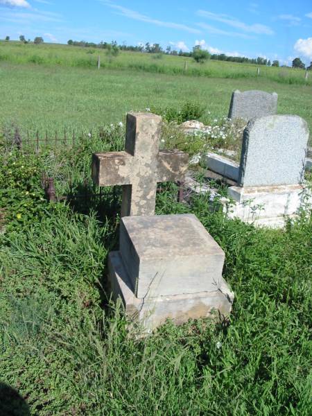 Arthur BRADLEY,  | brother,  | died 21 August 1905;  | Bell cemetery, Wambo Shire  | 