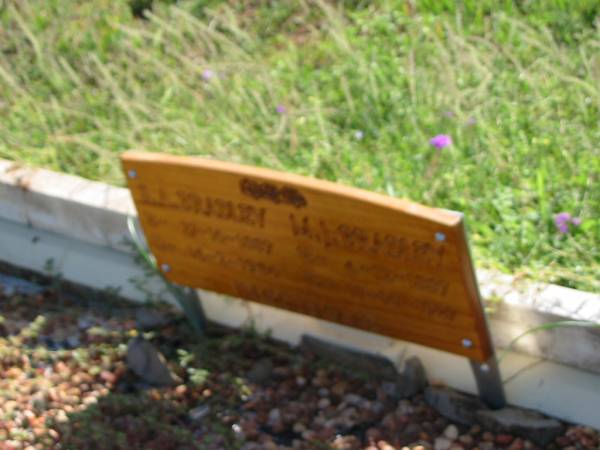 S.A. BRADLEY,  | 27-10-1887 - 16-2-1980;  | M.J. BRADLEY,  | 6-12-1887 - 11-10-1927;  | Bell cemetery, Wambo Shire  | 