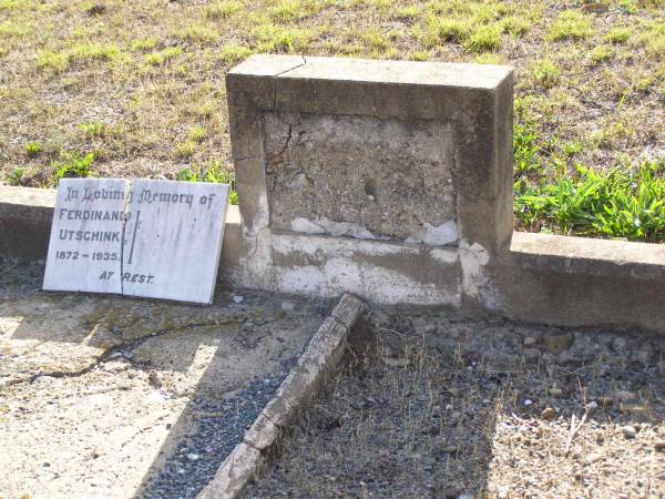 Ferdinand UTSCHINK,  | 1872 - 1935;  | Bergen Djuan cemetery, Crows Nest Shire  | 