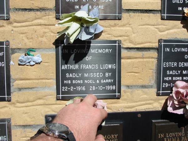 Arthur Francis LUDWIG  | B: 22 Feb 1916  | D: 28 Oct 1998  | (sons Noel and Garry)  |   | Bethania (Lutheran) Bethania, Gold Coast  | 