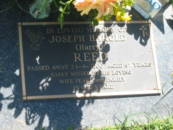Joseph Harold (Harry) REED,  | died 24-4-2000 aged 87 years,  | wife Pearl;  | Blackbutt-Benarkin cemetery, South Burnett Region  | 