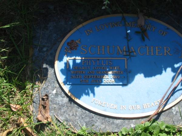 Phyllis SCHUMACHER,  | wife mother grandmother,  | 26 Sept 1919 - 5 July 2005;  | Blackbutt-Benarkin cemetery, South Burnett Region  | 