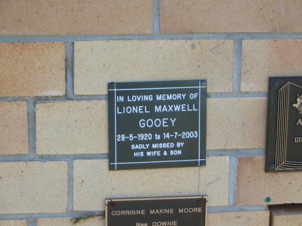Lionel Maxwell GOOEY,  | 28-5-1920 - 14-7-2003,  | missed by wife & son;  | Blackbutt-Benarkin cemetery, South Burnett Region  | 