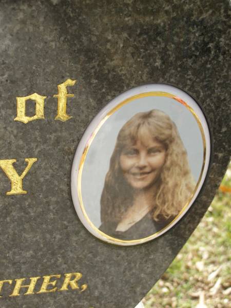 Janine Kay BARKE,  | mother daughter sister aunt,  | 18-8-1963 - 14-7-1996;  | Blackbutt-Benarkin cemetery, South Burnett Region  | 