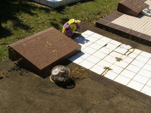 Lorraine Dawn CAMPBELL,  | wife mother,  | died 31 July 1971 aged 34 years;  | Blackbutt-Benarkin cemetery, South Burnett Region  | 