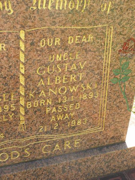 Otto VANDERSEE,  | father,  | born 14-2-1895,  | accidentally killed 30-6-1934;  | Gustav Albert KANOWSKI,  | uncle,  | born 13-1-1893,  | died 21-2-1983;  | Blackbutt-Benarkin cemetery, South Burnett Region  | 