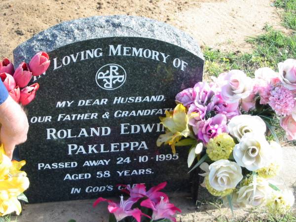 Roland Edwin PAKLEPPA,  | died 24-10-1995 aged 58 years,  | husband father grandfather;  | Apostolic Church of Queensland, Brightview, Esk Shire  | 