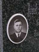 
Josef REBL,
3-4-1915 - 1-3-1998,
husband of Anna;
father grandfather;
Brookfield Cemetery, Brisbane
