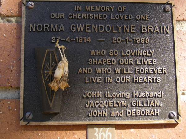 Norma Gwendolyne BRAIN,  | 27-4-1914 - 20-1-1998,  | husband John,  | Jacquelyn, Gillian, John & Deborah;  | Brookfield Cemetery, Brisbane  | 