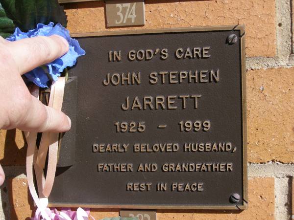John Stephen JARRETT,  | 1925 - 1999,  | husband father grandfather;  | Brookfield Cemetery, Brisbane  | 