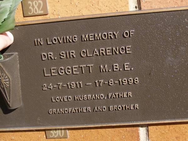 Clarence LEGGETT,  | 24-7-1911 - 17-8-1998,  | husband father grandfather brother;  | Brookfield Cemetery, Brisbane  | 