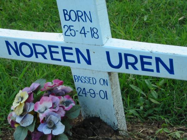 Noreen UREN,  | born 25-4-18 died 24-9-01;  | Sacred Heart Catholic Church, Christmas Creek, Beaudesert Shire  | 