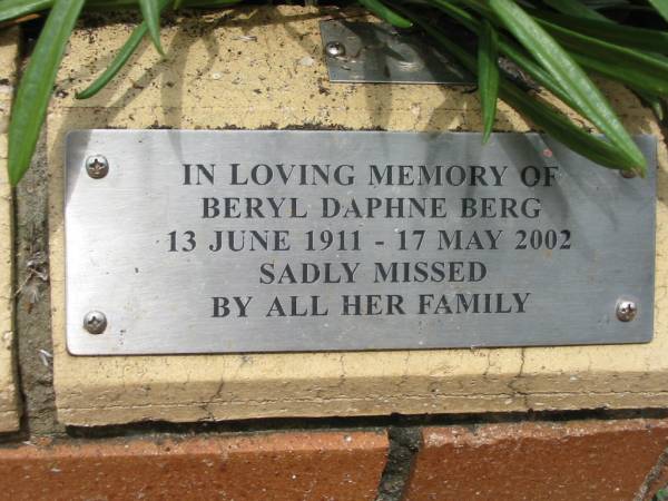 Beryl Daphne BERG,  | 13 June 1911 - 17 May 2002;  | St Luke's Anglican Church, Ekibin, Brisbane  | 