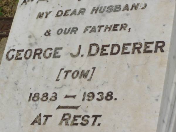 George J. (Tom) DEDERER,  | husband father,  | 1888 - 1938;  | Iva Earl,  | granson,  | son of Earl & Nita,  | died 18-9-1943 aged 2 years 9 months;  | Goomeri cemetery, Kilkivan Shire  | 