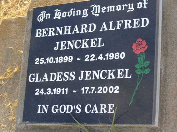 Bernhard Alfred JENCKEL,  | 25-10-1899 - 22-4-1980;  | Gladess JENCKEL,  | 24-3-1911 - 17-7-2002;  | Greenwood St Pauls Lutheran cemetery, Rosalie Shire  | 