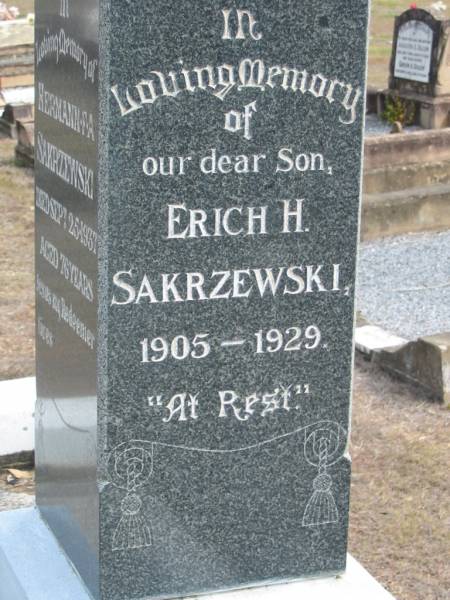 Hermann F A SAKRZEWSKI  | 25 Sep 1937, aged 76  | Erich H SAKRZEWSKI  | b: 1905, d: 1929  | Friedericke C SAKRZEWSKI  | 14 Jun 1953, aged 86  | Haigslea Lawn Cemetery, Ipswich  | 