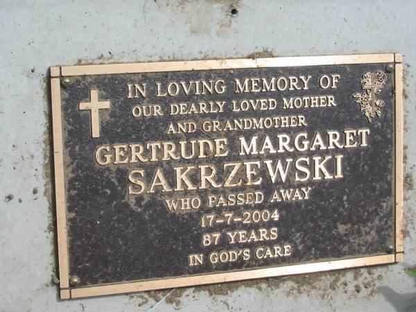Gertrude Margaret SAKRZEWSKI  | 17 Jul 2004, aged 87  | Haigslea Lawn Cemetery, Ipswich  | 