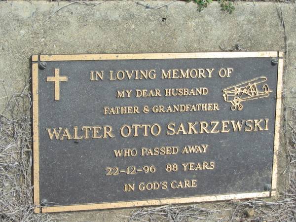 Walter Otto SAKRZEWSKI  | 22 Dec 96 aged 88  | Haigslea Lawn Cemetery, Ipswich  | 