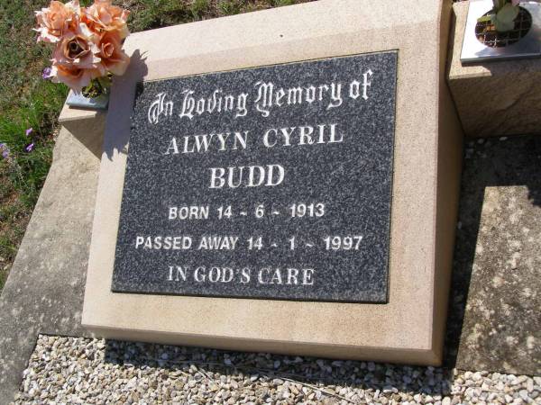 Alwyn Cyril BUDD,  | born 14-6-1913 died 14-1-1997;  | Helidon General cemetery, Gatton Shire  | 