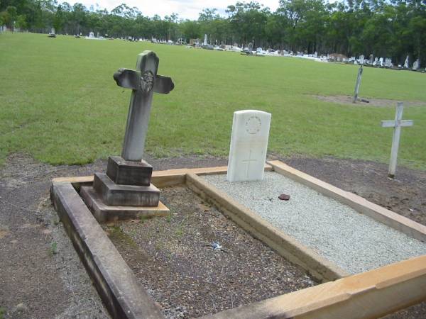 Helen Maud WATKINS,  | died 26 Nov 1915 aged 18 years;  | Thomas Herbert,  | died in camp 2 Sep 1916 agd 23 years;  | Thomas Herbert WATKINS,  | died 2 Sept 1916;  | Howard cemetery, City of Hervey Bay  |   | 