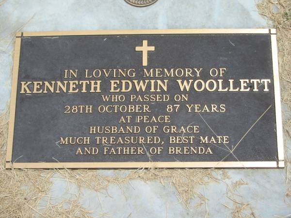 Kenneth Edwin WOOLLETT,  | died 28 Oct, aged 88 years,  | husband of Grace,  | father of Brenda;  | Jandowae Cemetery, Wambo Shire  | 