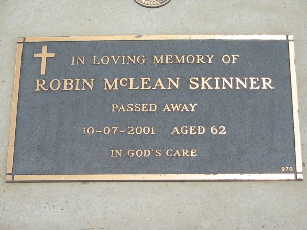 Robin McLean SKINNER,  | died 10-07-2001 aged 62 years;  | Jandowae Cemetery, Wambo Shire  | 