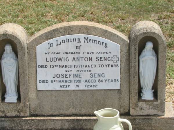 Ludwig Anton SENG,  | husband father,  | died 15 March 1971 aged 70 years;  | Josefine SENG,  | mother,  | died 6 March 1991 aged 84 years;  | Jandowae Cemetery, Wambo Shire  | 