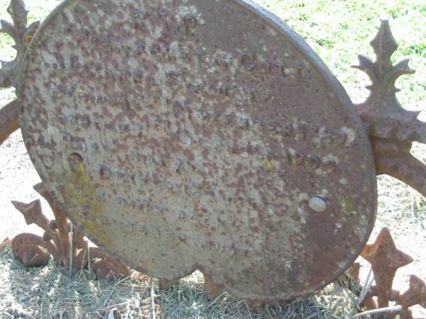 Julianna SCHULTZ  | geb 13 Nov 1889, gest 7 Oct 1904  |   | Ruks Ganst ?  | IN DEINER GRUST ?  | Bes dick dein ?  | Erlueber Rust ?  |   | Kalbar Catholic Cemetery, Boonah Shire  | 