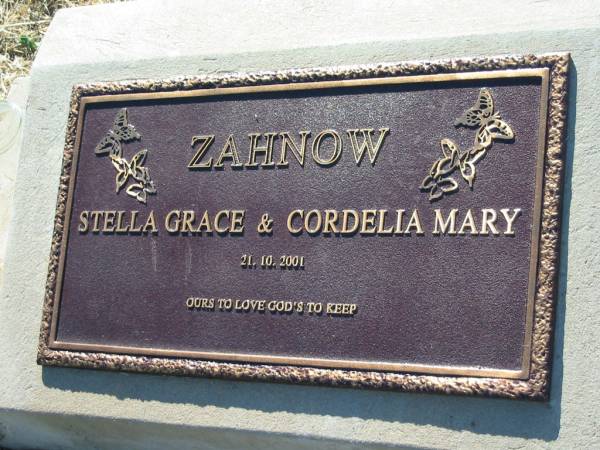 Stella Grace ZAHNOW,  | Cordelia Mary ZAHNOW,  | 21-10-2001;  | Kalbar General Cemetery, Boonah Shire  | 