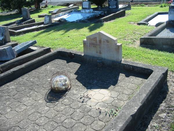 John F. DIECKMANN, father,  | 1875 - 1939?;  | Sarah DIECKMANN, mother,  | 1879 - 1947?;  | Kalbar General Cemetery, Boonah Shire  | 