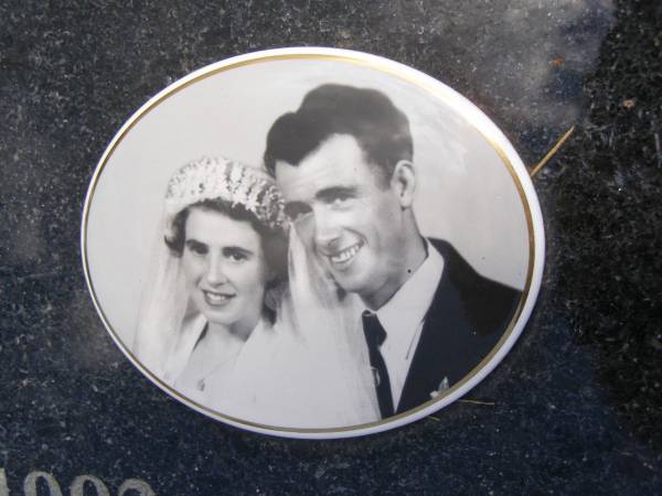Eric (Chummy) BARRY, husband father grandfather,  | 1-10-1928 - 22-10-1992;  | Jean BARRY, wife mother grandmother,  | 21-1-1931 - 10-9-2005;  | Kandanga Cemetery, Cooloola Shire  | 