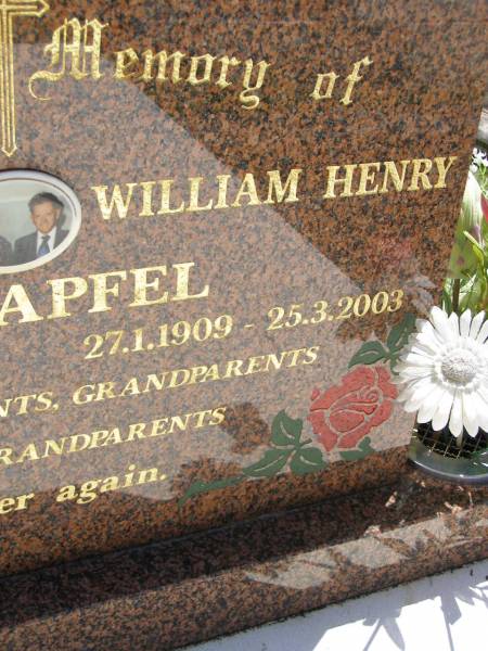 Ethel May HOLZAPFEL,  | 21-1-1912 - 15-1-1979;  | William Henry HOLZAPFEL,  | 27-1-1909 - 25-3-2003;  | parents grandparents great-grandparents;  | Kandanga Cemetery, Cooloola Shire  | 