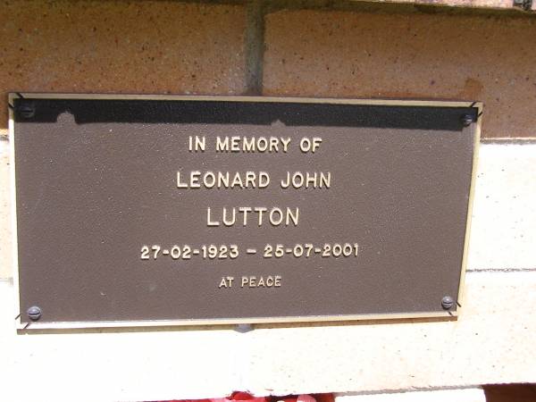 Leonard John LUTTON.  | 27-02-1923 - 25-07-2001;  | Kandanga Cemetery, Cooloola Shire  | 
