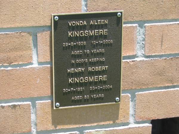Vonda Aileen KINGSMERE,  | 29-8-1926 - 12-1-2006 aged 79 years;  | Henry Robert KINGSMERE,  | 30-7-1921 - 23-2-2004 aged 82 years;  | Kilkivan cemetery, Kilkivan Shire  | 