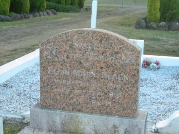 Elgin Mary BLACK,  | born 3 May 1905,  | died 19 Feb 1980;  | John Robert Houston BLACK,  | born 22 June 1903,  | died 30 Aug 1981;  | Killarney cemetery, Warwick Shire  |   | 