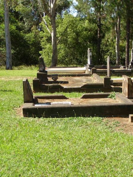 Lawnton cemetery, Pine Rivers Shire  | 